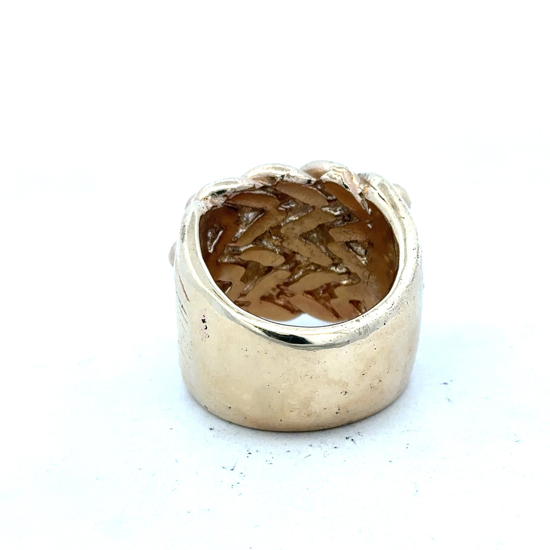 9ct yellow gold keeper ring in size W, featuring a simple band design, unbranded jewelry piece.