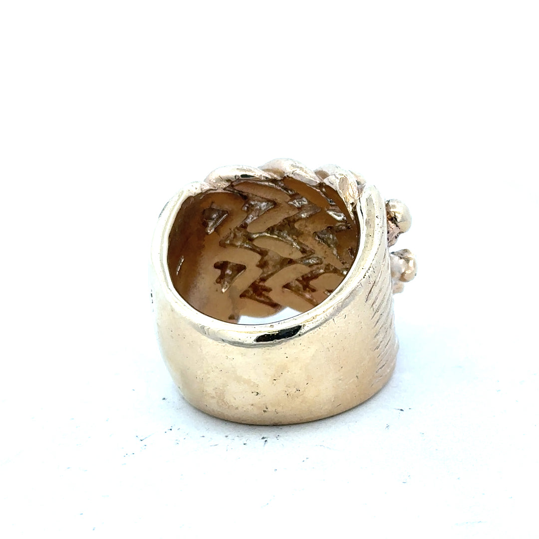 9ct yellow gold keeper ring in size W, unbranded, with a smooth band and secure clasp for everyday wear.