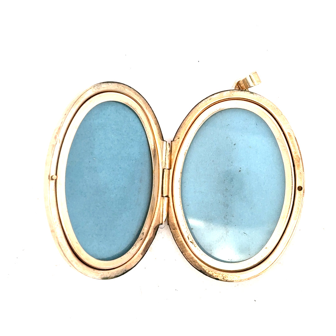 9ct yellow gold locket pendant weighing 13.8g, featuring a classic design, unbranded jewelry accessory.