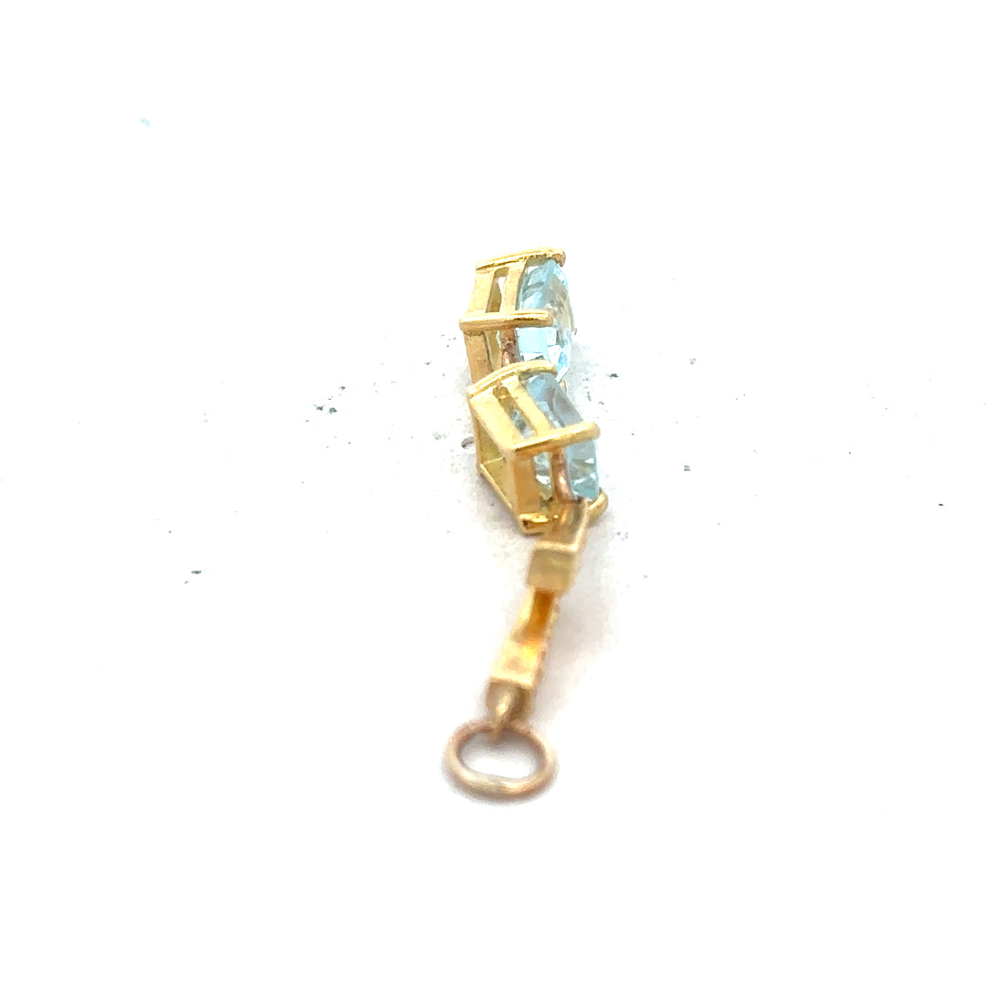 9ct yellow gold pendant weighing 2.7g, featuring a simple, elegant design, suitable for everyday wear.
