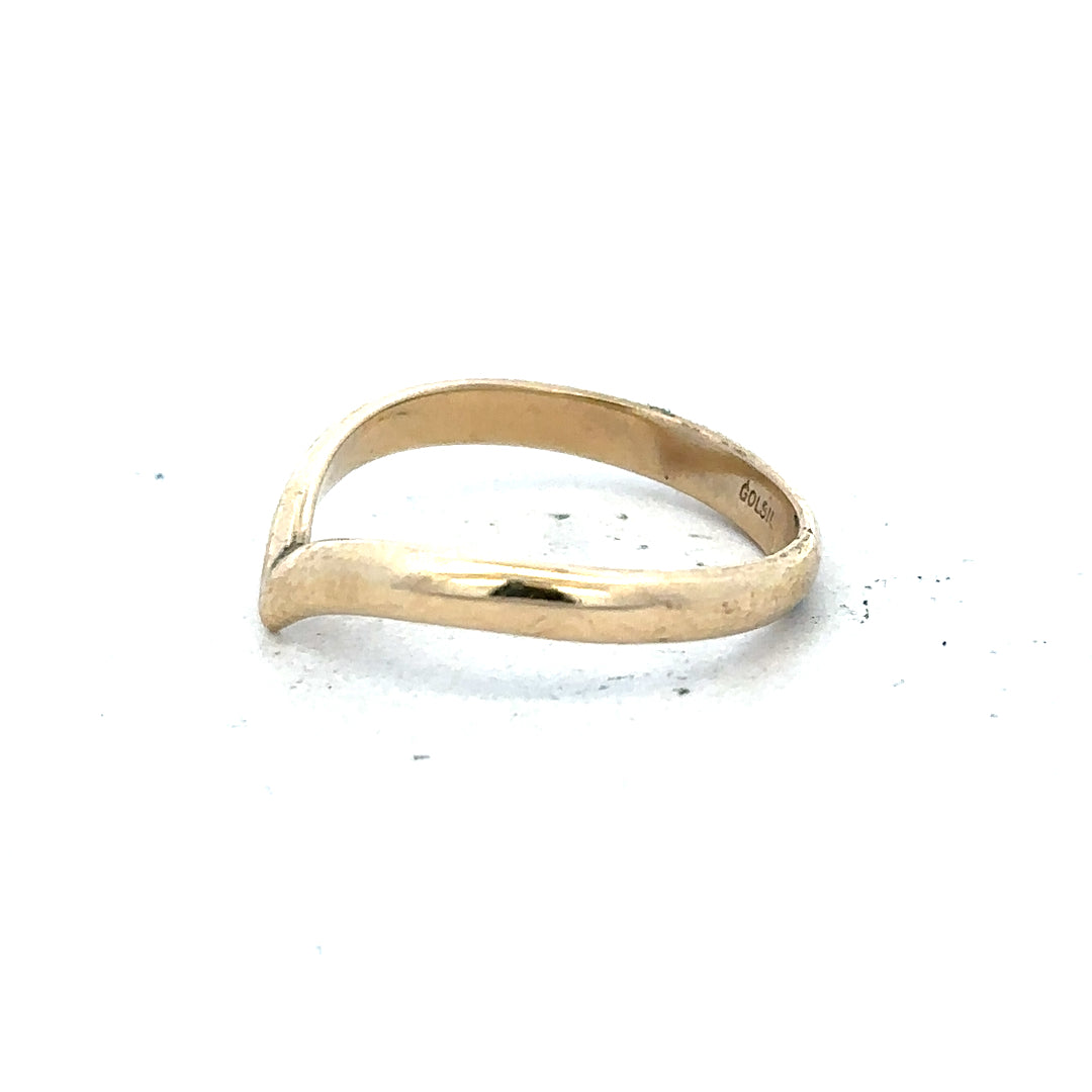 9ct yellow gold ring in size M with a smooth band, unbranded jewelry, shown on a neutral background.