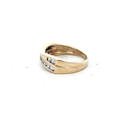 9ct yellow gold ring size M with a smooth band, unbranded jewelry, showcasing a close-up of the elegant gold ring.