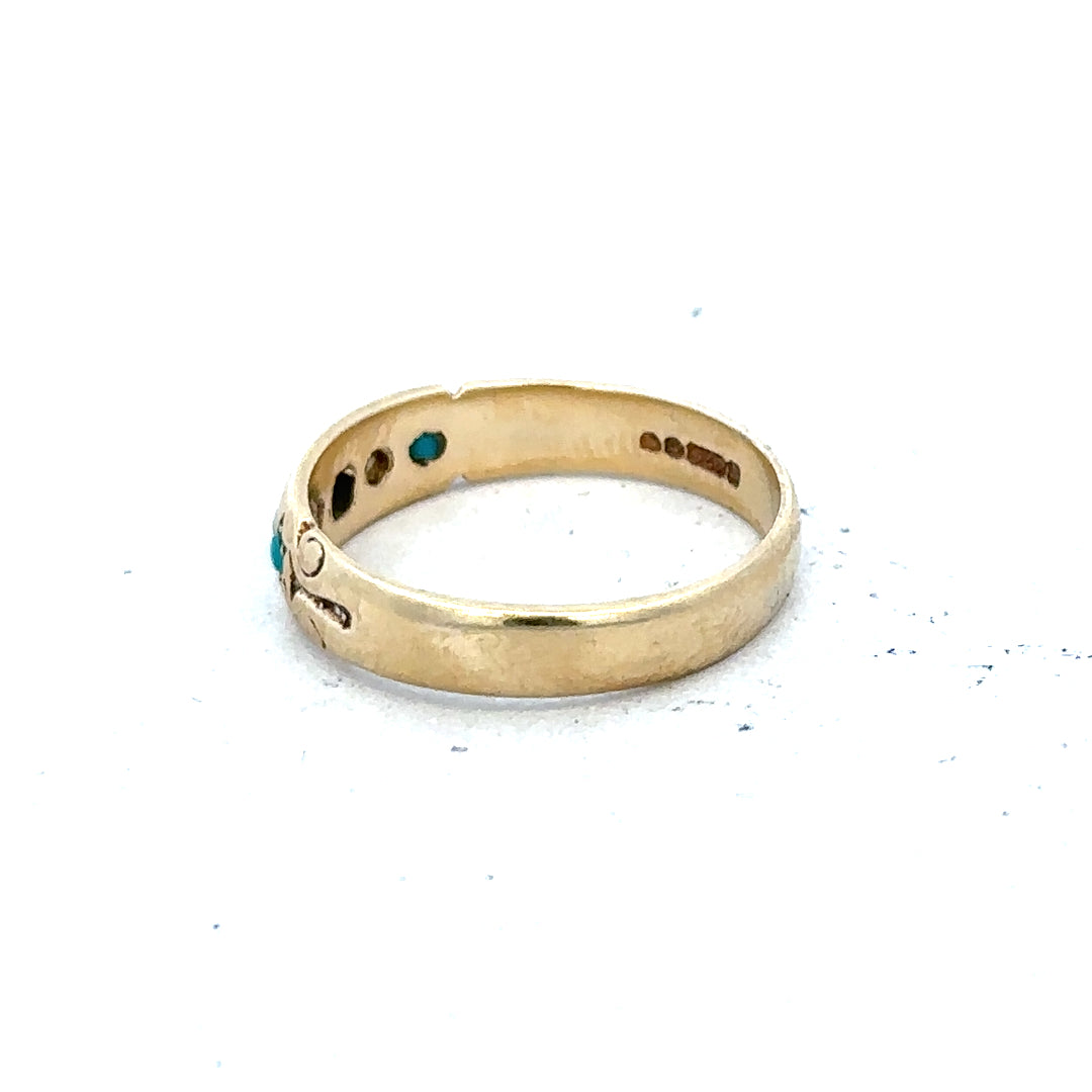 9ct yellow gold ring in size M, unbranded, featuring a smooth polished band with a classic design.