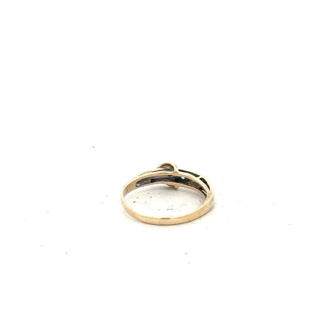 9ct yellow gold ring in size N with a smooth, polished band, unbranded jewelry piece.