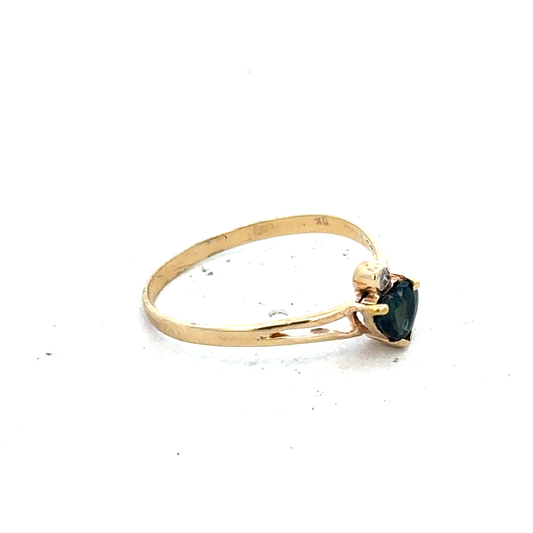 9ct yellow gold ring size N1/2, unbranded jewelry with a smooth polished finish, displayed on a neutral background.