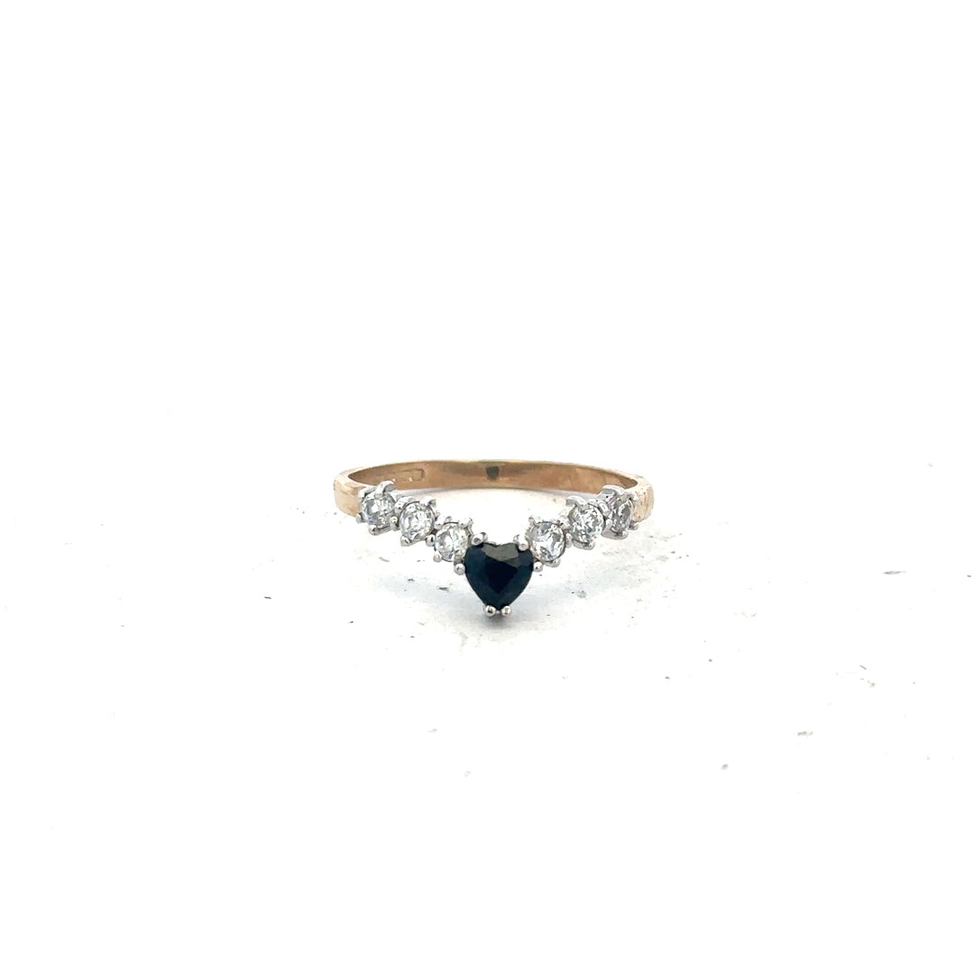 9ct yellow gold ring in size O, featuring a smooth polished band, unbranded jewelry perfect for everyday wear