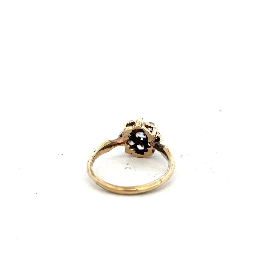 9ct yellow gold ring in size O with a polished finish, unbranded jewelry, showcasing a classic elegant design.