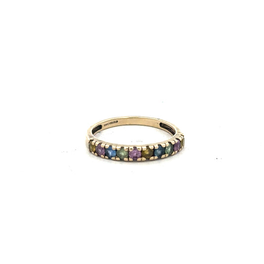 9ct yellow gold ring in size O with a smooth band, unbranded jewelry piece displayed on a neutral background.