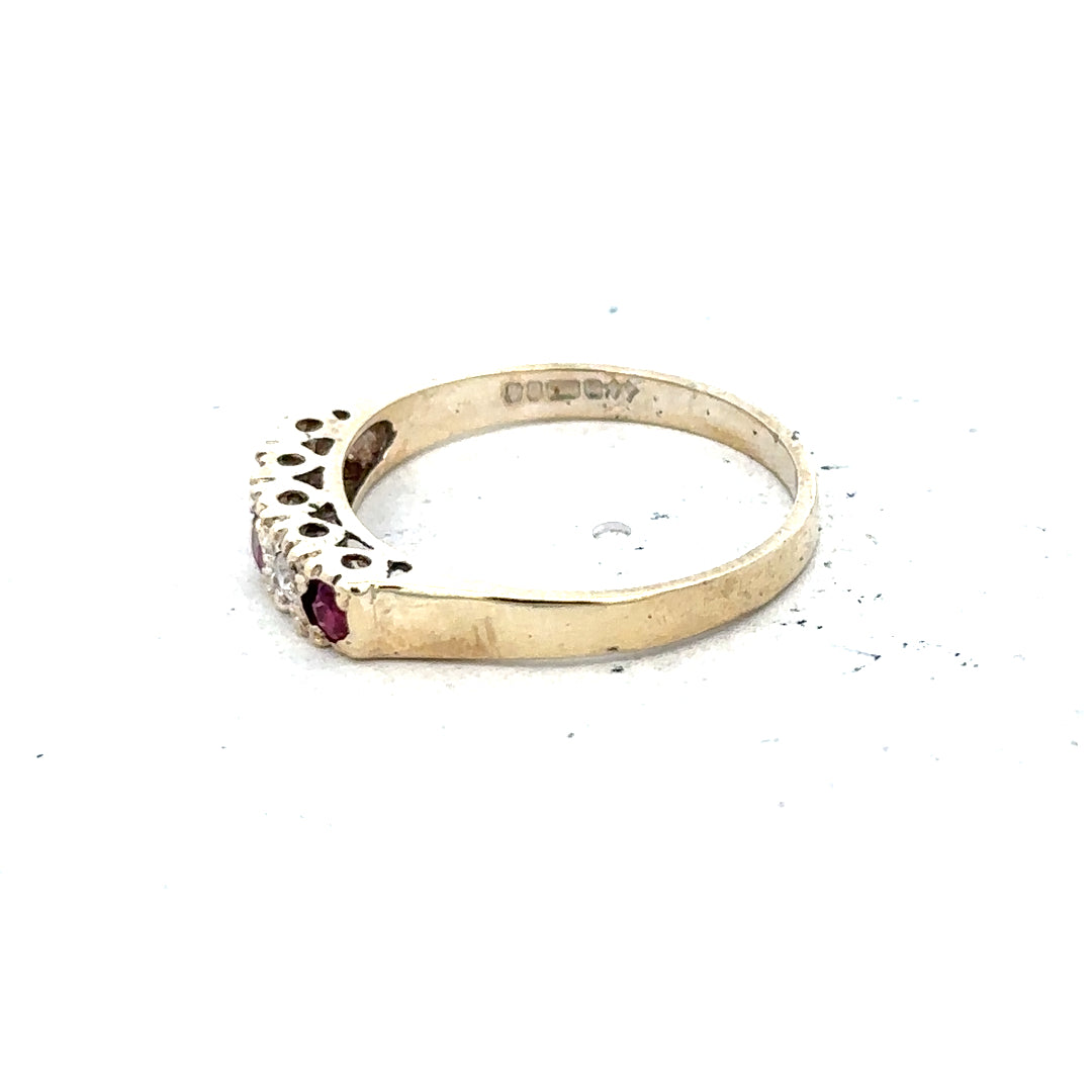 9ct yellow gold ring in size O with a smooth band, unbranded jewelry, displayed on a neutral background.