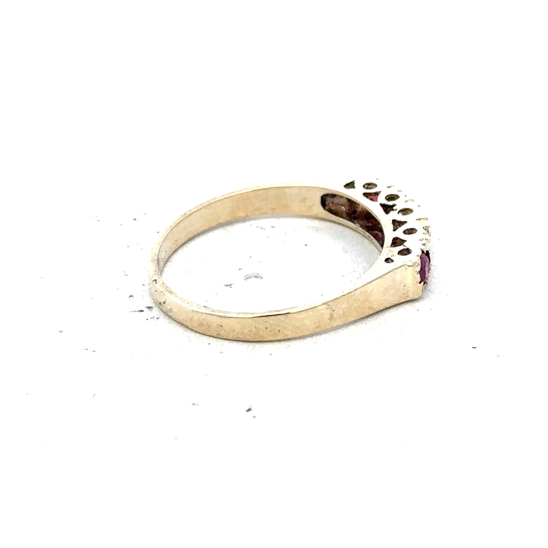 9ct yellow gold ring in size O, featuring a smooth polished band, unbranded jewelry for elegant everyday wear.