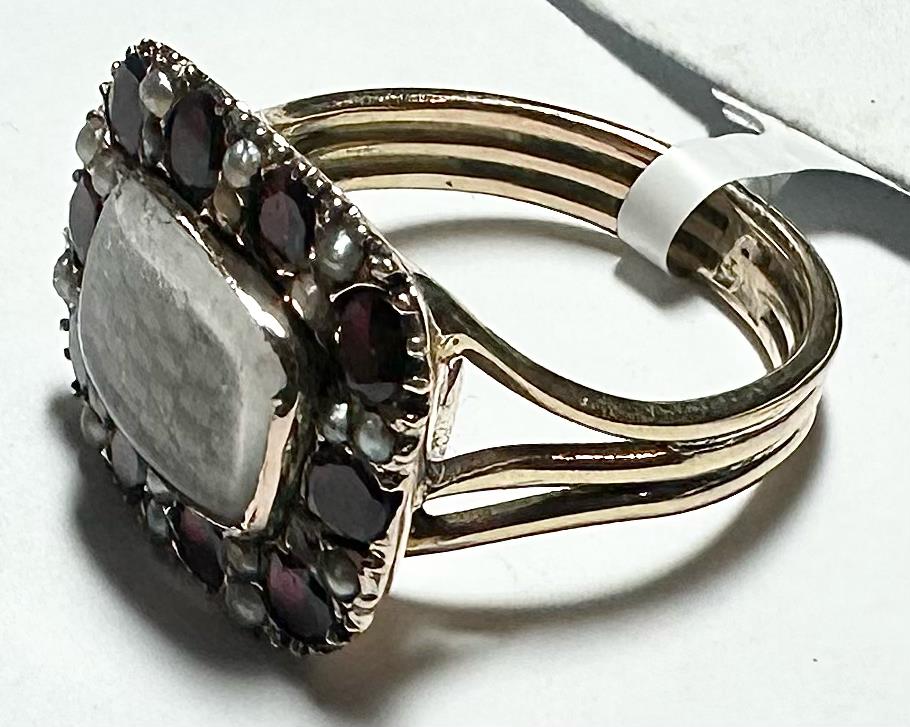 9ct yellow gold ring size O1/2, unbranded, showcasing a smooth, polished band with a classic design.