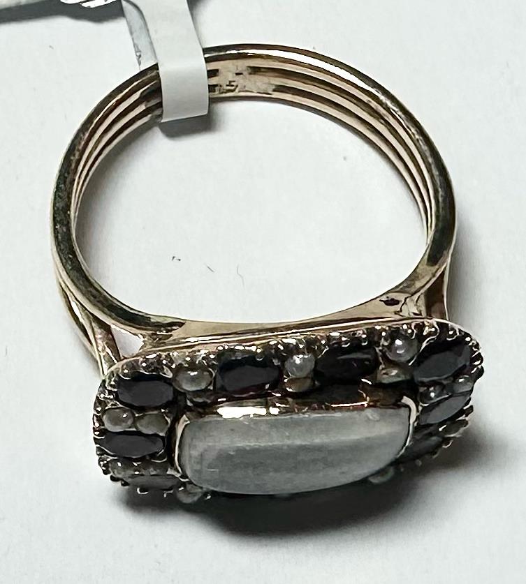 9ct yellow gold ring in size O1/2, unbranded, featuring a smooth polished band and classic design.