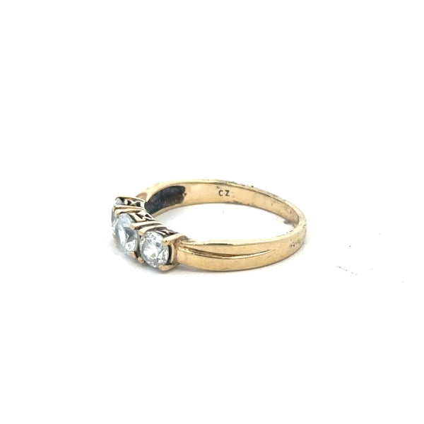 9ct yellow gold ring size O1/2 with a simple band design, unbranded, shown in close-up.