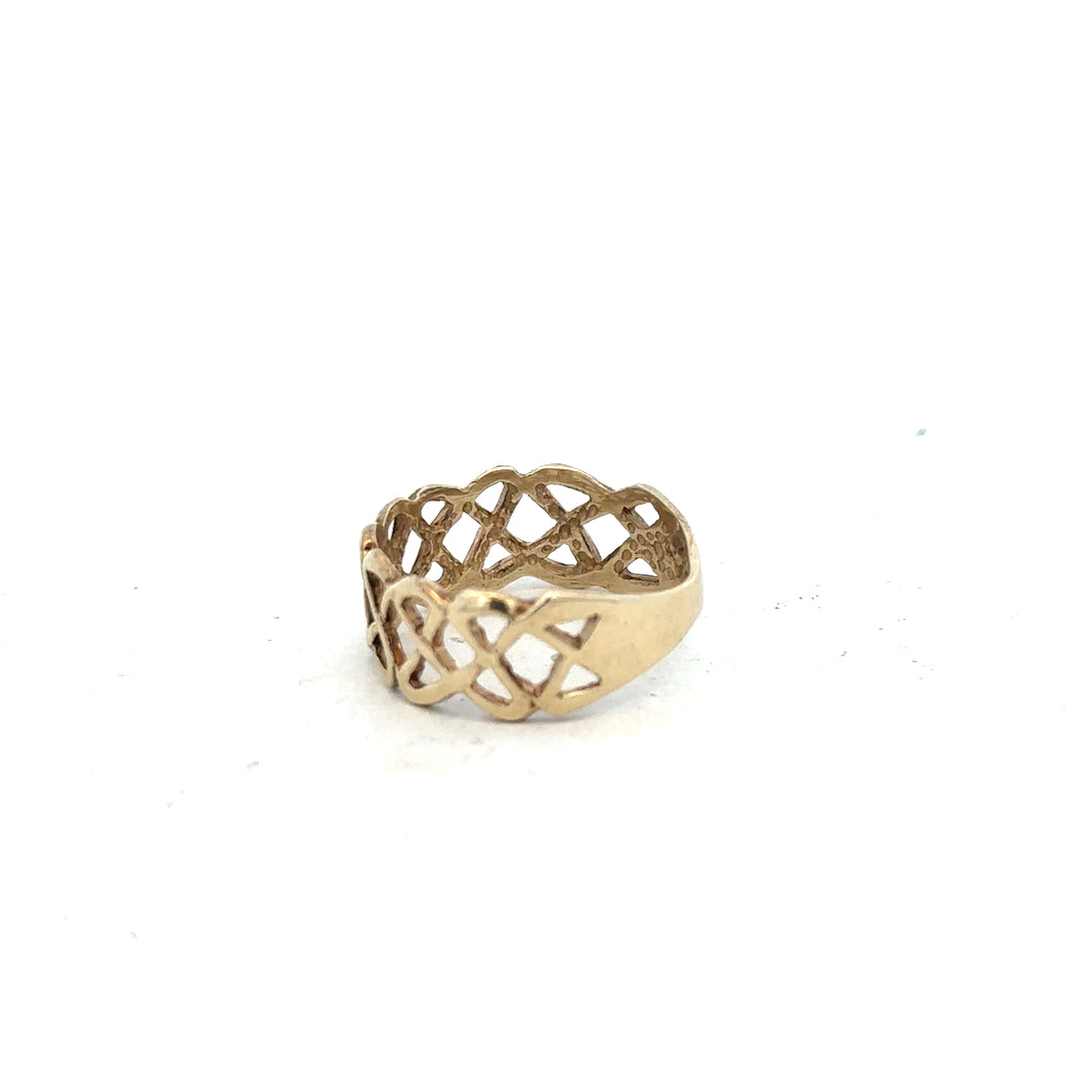 9ct yellow gold ring in size P with a smooth band design, unbranded jewelry.