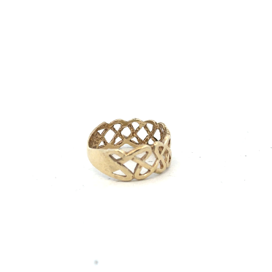 9ct yellow gold ring size P with a smooth band, unbranded, displayed against a neutral background.