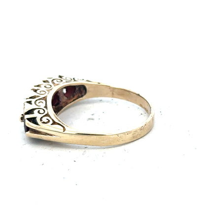 9ct yellow gold ring in size Q, featuring a smooth polished band, unbranded jewelry accessory.
