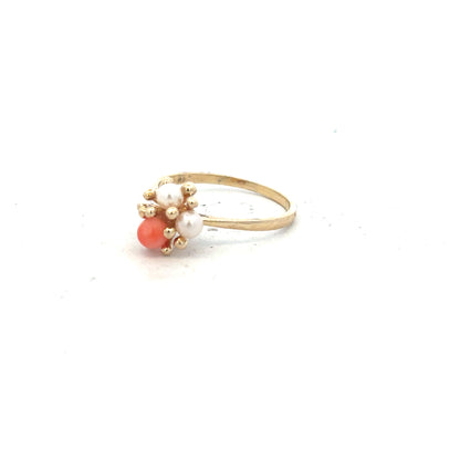 9ct yellow gold ring in size Q, featuring a smooth band design, unbranded jewelry for elegant style.