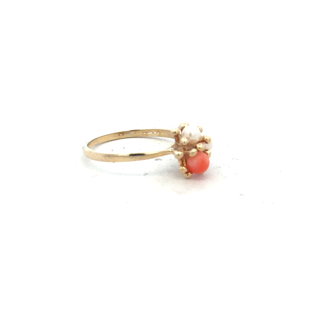 Yellow gold ring in size Q with a simple band design, crafted in 9 carat yellow gold.