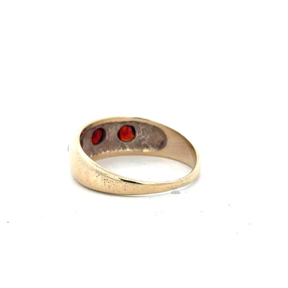 9ct yellow gold ring in size Q with a smooth, polished band, unbranded jewelry piece.