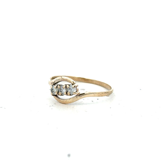9ct yellow gold ring in size Q with a smooth, polished band, unbranded jewelry showcasing fine craftsmanship.