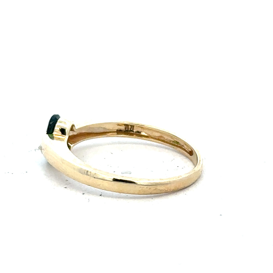 9ct yellow gold ring size R with a smooth band, unbranded jewelry piece displayed on a neutral background.