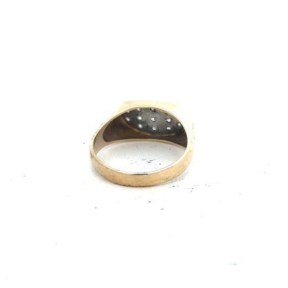 9ct yellow gold ring size R with a smooth band, unbranded jewelry piece showcasing classic gold craftsmanship.
