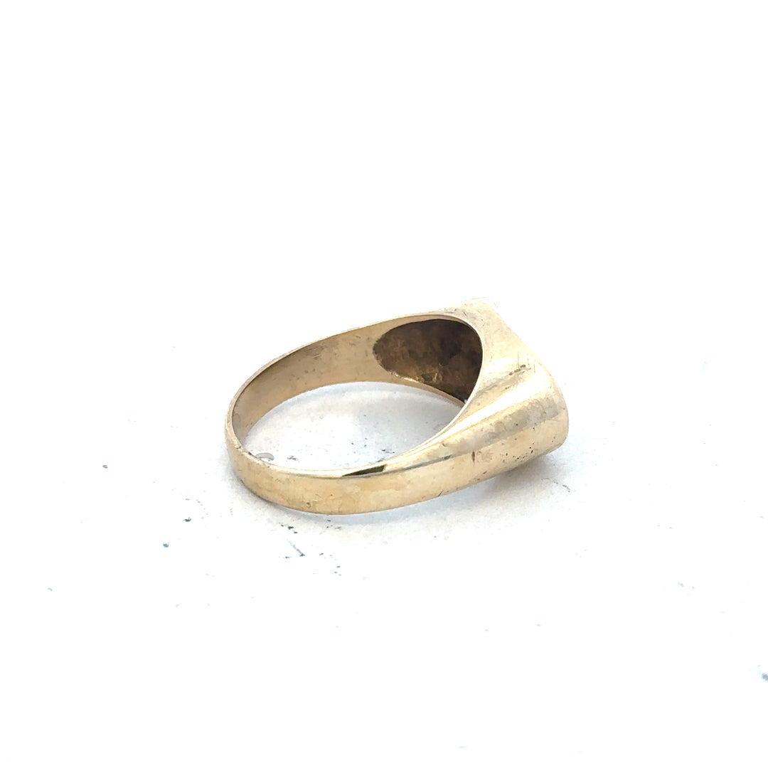 9ct yellow gold ring size R with a smooth band, unbranded jewelry piece displayed on a plain background.