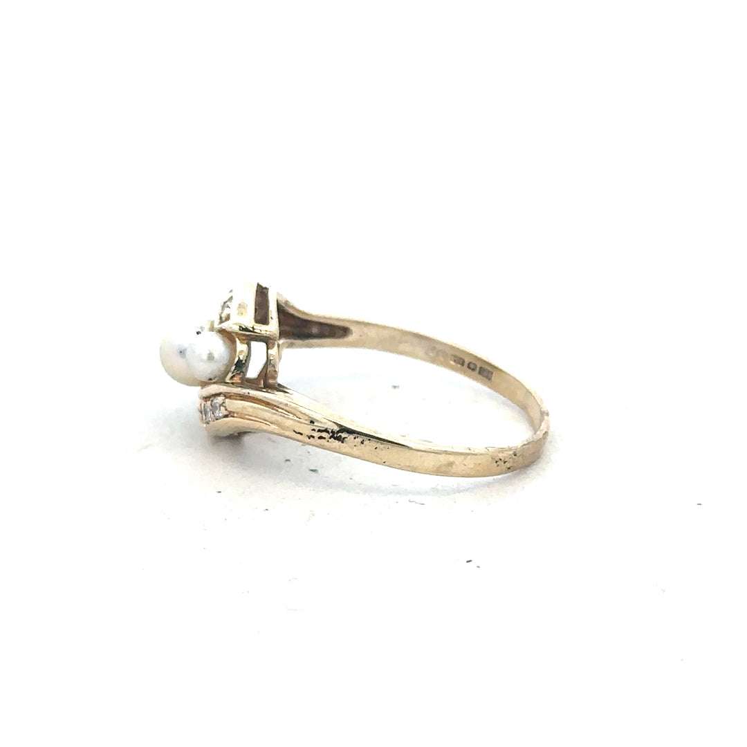 9ct yellow gold ring in size R with a smooth band, showcasing a classic and elegant jewelry design.