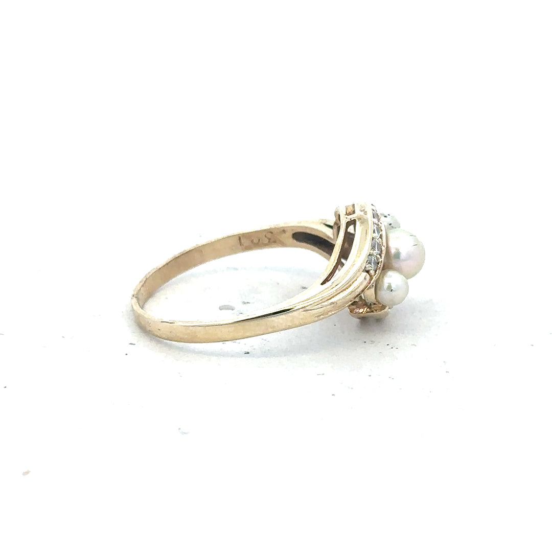 9ct yellow gold ring in size R, featuring a smooth polished finish and classic design.