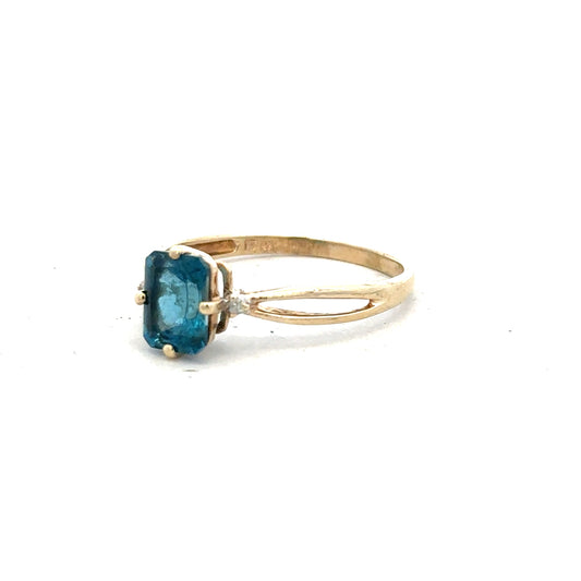 9ct yellow gold ring size S with smooth band, unbranded jewelry piece for elegant wear, shown in a close-up image.