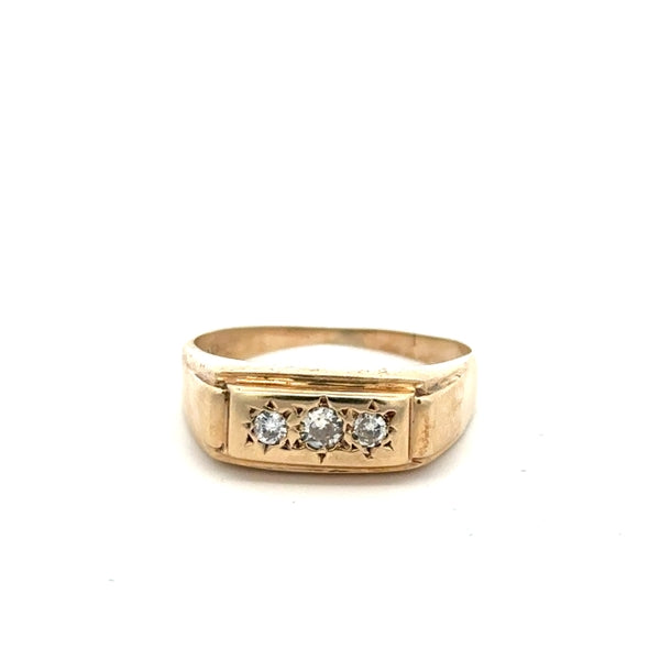 9ct yellow gold ring size W, unbranded, showcasing a polished band with a smooth finish and classic design.