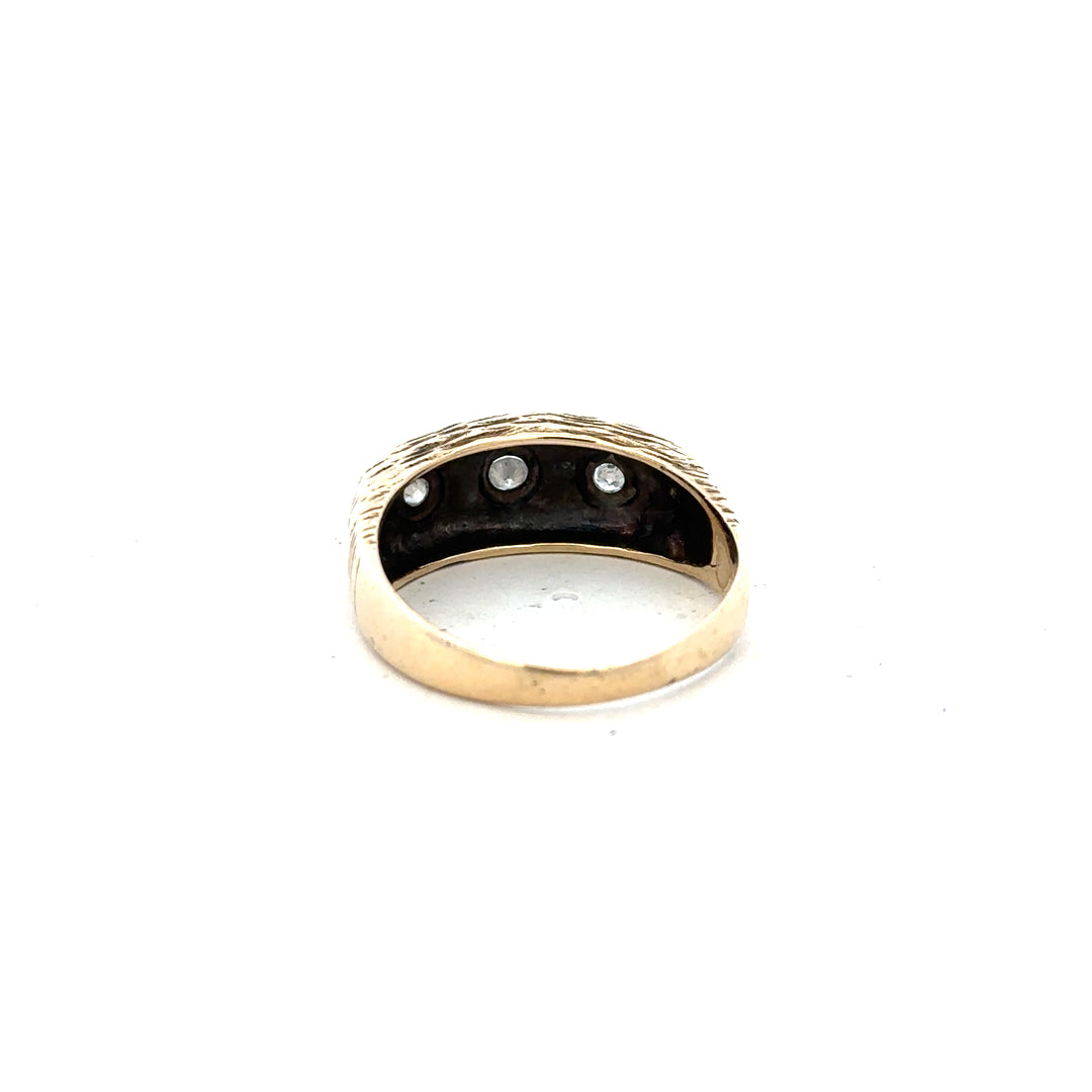 9ct yellow gold ring in size W, unbranded jewelry with a smooth band and polished finish.
