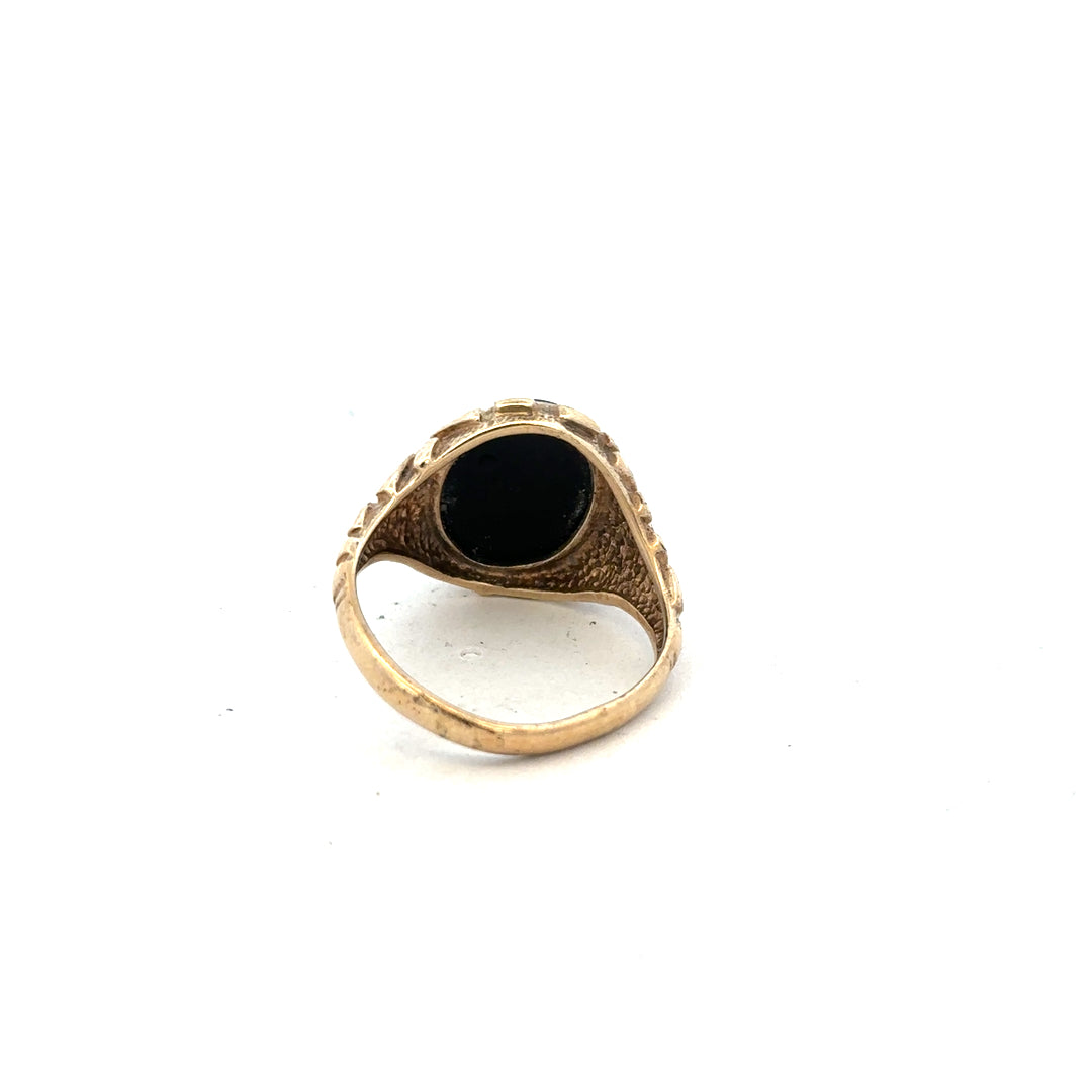 9ct yellow gold ring in size W, featuring a smooth polished band, unbranded jewelry image.