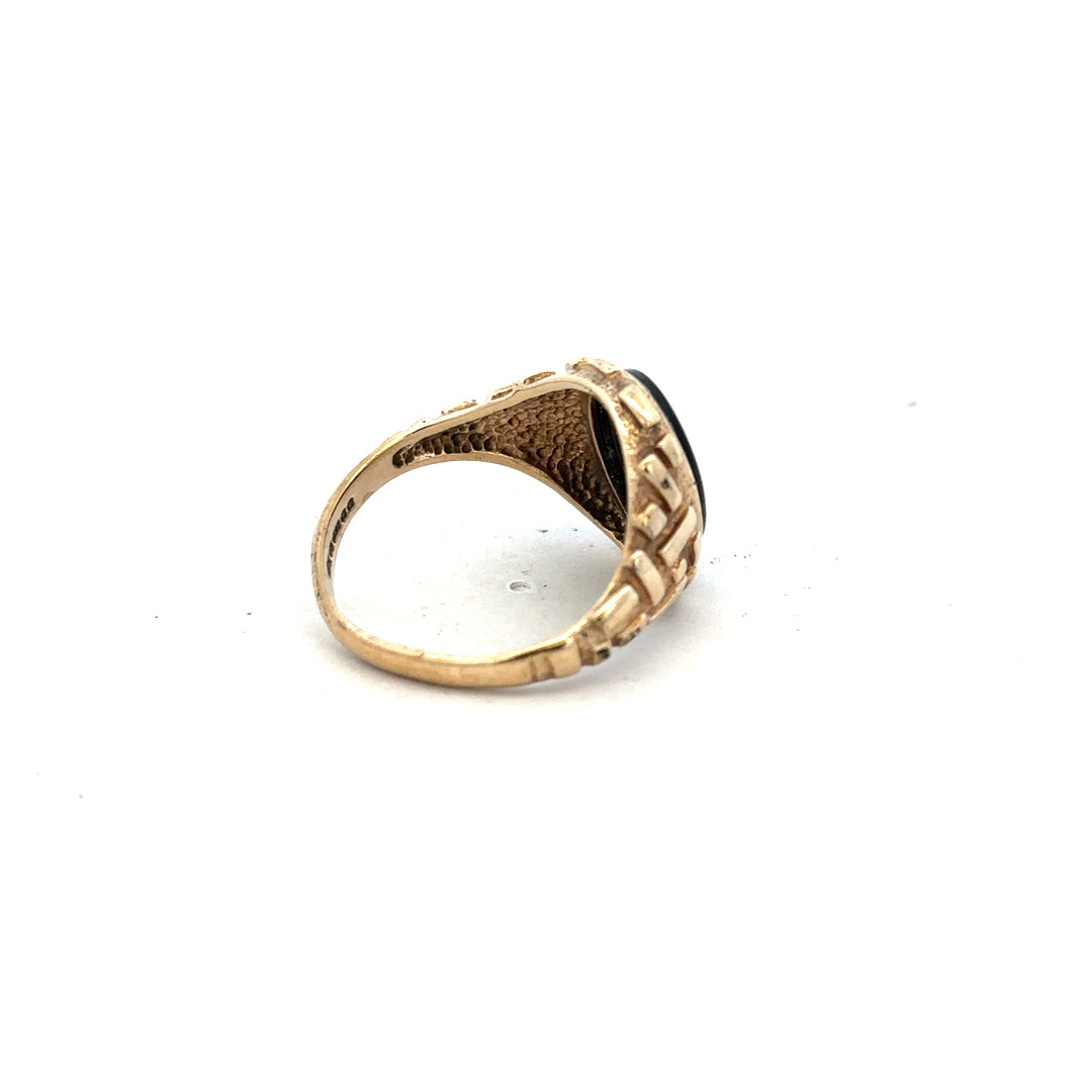 9ct yellow gold ring in size W with a smooth band, unbranded, displayed on a plain background.