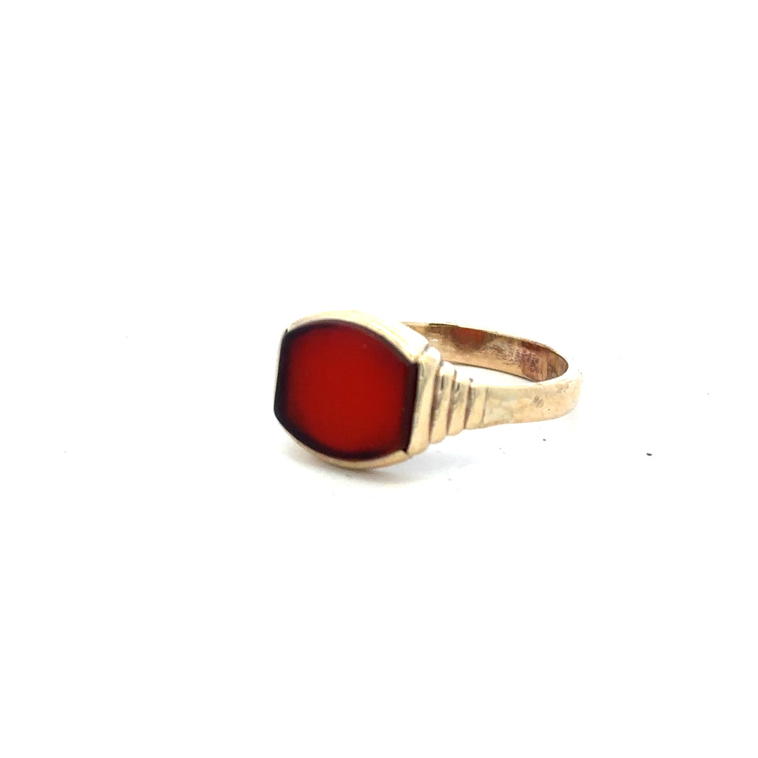 9ct yellow gold ring in size Y1/2, featuring a smooth band, unbranded jewelry, ideal for elegant everyday wear