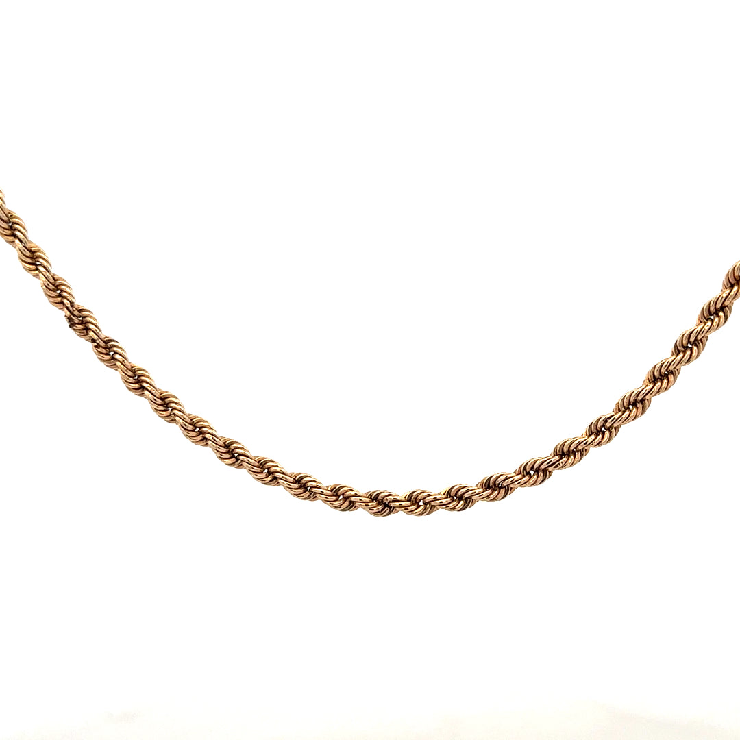 9ct yellow gold rope chain weighing 5.5g, showcasing a detailed twisted design and polished finish.