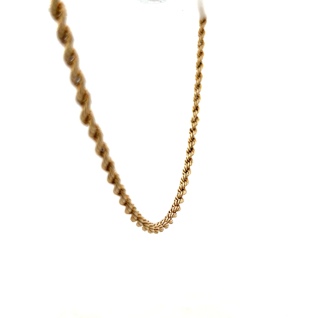 9ct yellow gold rope chain weighing 7.2g, showcasing a detailed twisted gold design with a secure clasp.