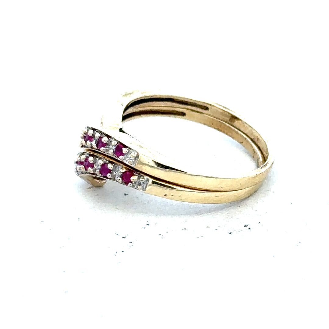 9ct yellow gold ruby ring in size O with a central ruby gemstone, featuring a classic and elegant design.