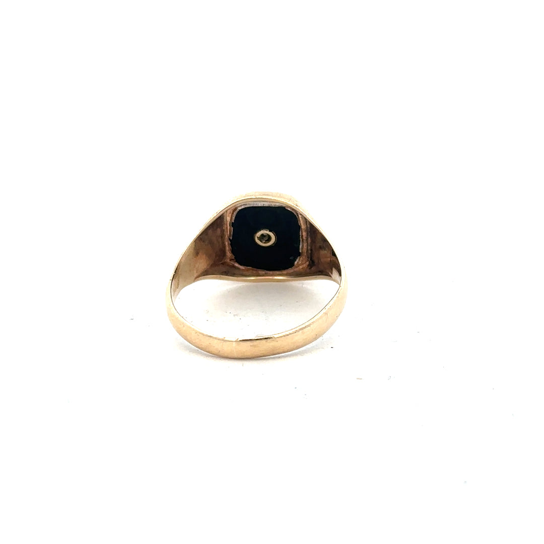 9ct yellow gold signet ring in size X with polished finish, unbranded jewelry piece featuring a classic design.