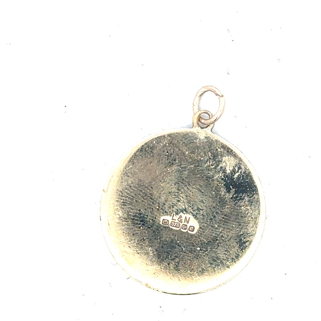9ct yellow gold St Christopher pendant weighing 4.9g, unbranded religious jewelry with detailed engraving on front.