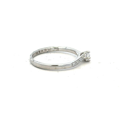 Unbranded platinum diamond ring with box set, size S, featuring a sparkling diamond and elegant band.