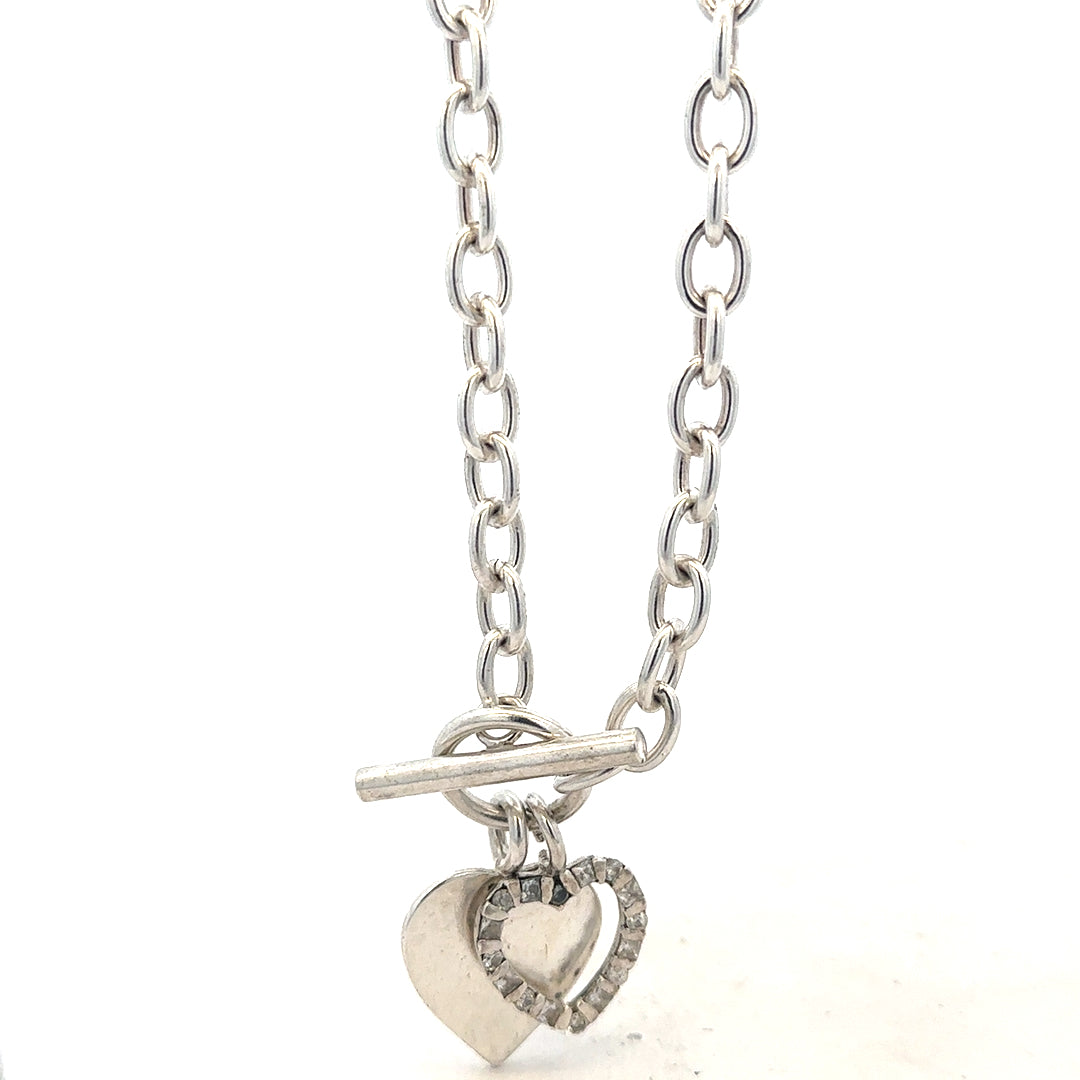Silver bracelet weighing 19.5g with a sleek design, featuring smooth links and a polished finish.