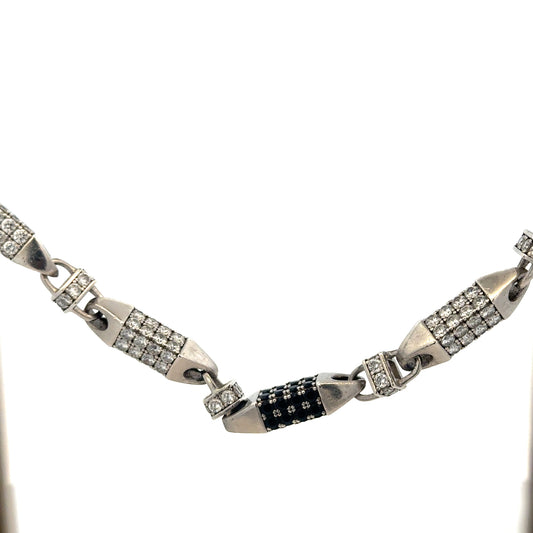 Silver chain weighing 113.4g with a simple link design, unbranded jewelry accessory displayed on a plain background.