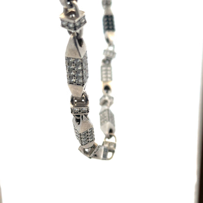 Silver chain weighing 113.4g with a classic design, perfect for everyday wear and jewelry accessories.