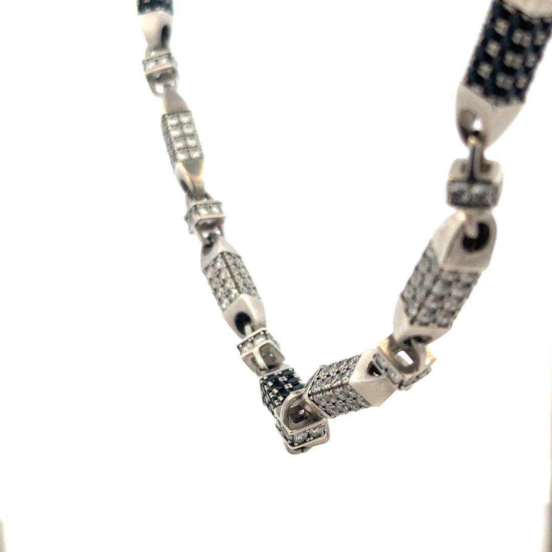 Silver chain weighing 113.4g with intricate links, displayed on a plain background. Unbranded jewelry accessory.
