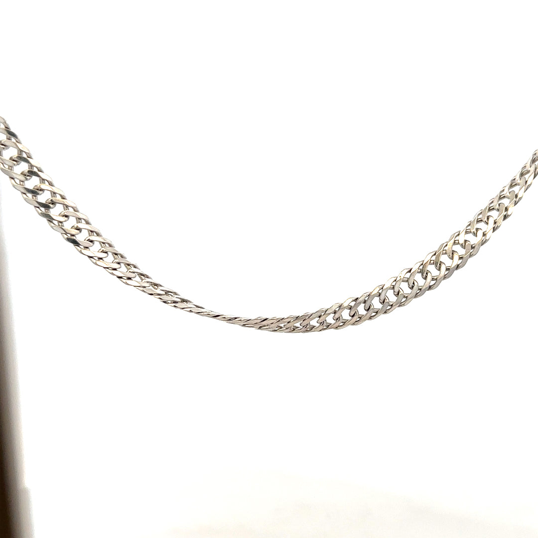 Silver chain weighing 17.2g with a sleek design, ideal for stylish jewelry or accessory use.