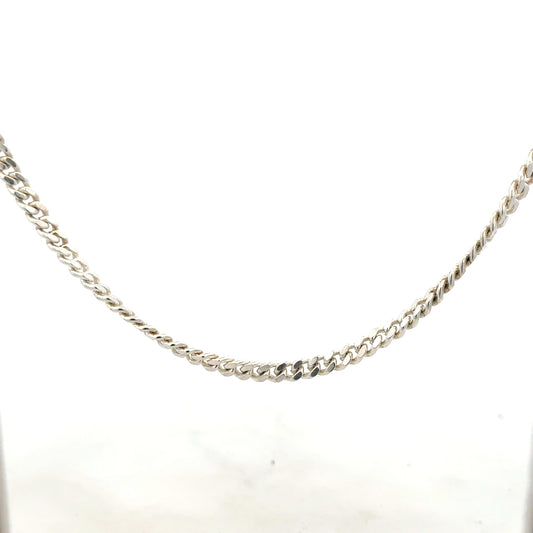 Silver chain weighing 24.9g with a sleek design, perfect for jewelry or accessories, unbranded and displayed on a plain background.
