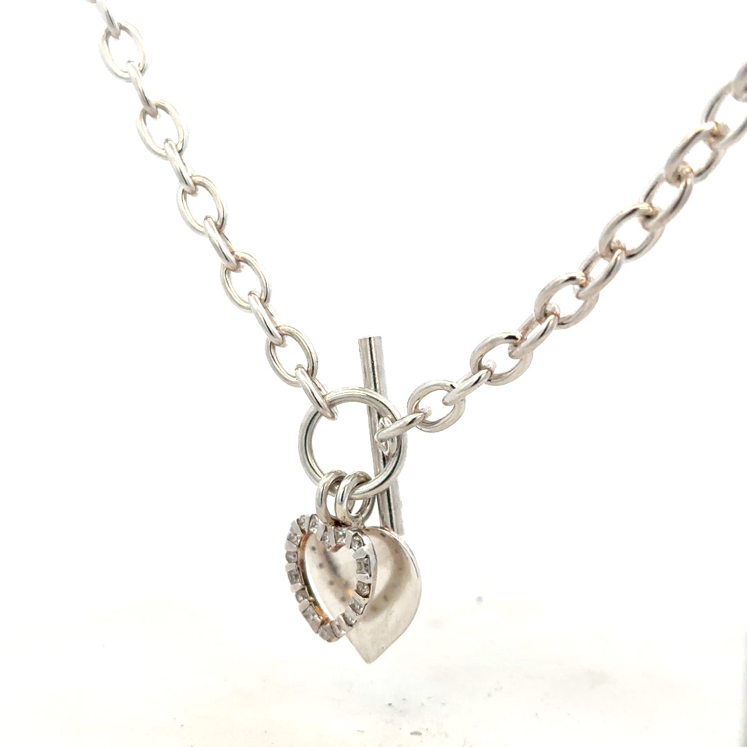 Silver chain weighing 32.4g with a classic design, featuring a durable link chain suitable for everyday wear.