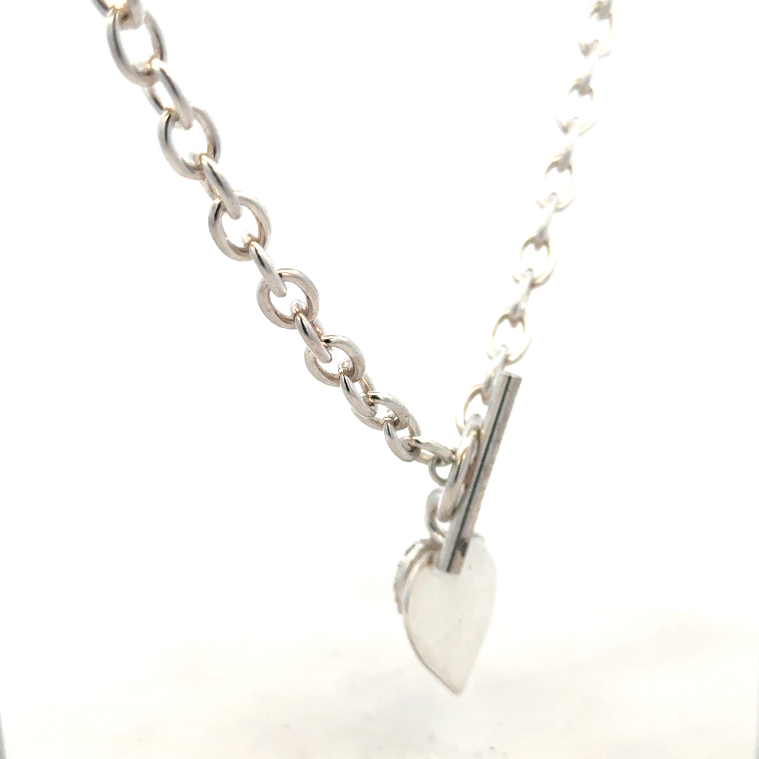 Silver chain weighing 32.4g with a classic link design, unbranded jewelry piece, visible close-up of the chain's detailed links.