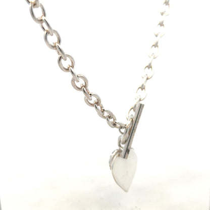 Silver chain weighing 32.4g with a classic link design, unbranded jewelry piece, visible close-up of the chain's detailed links.